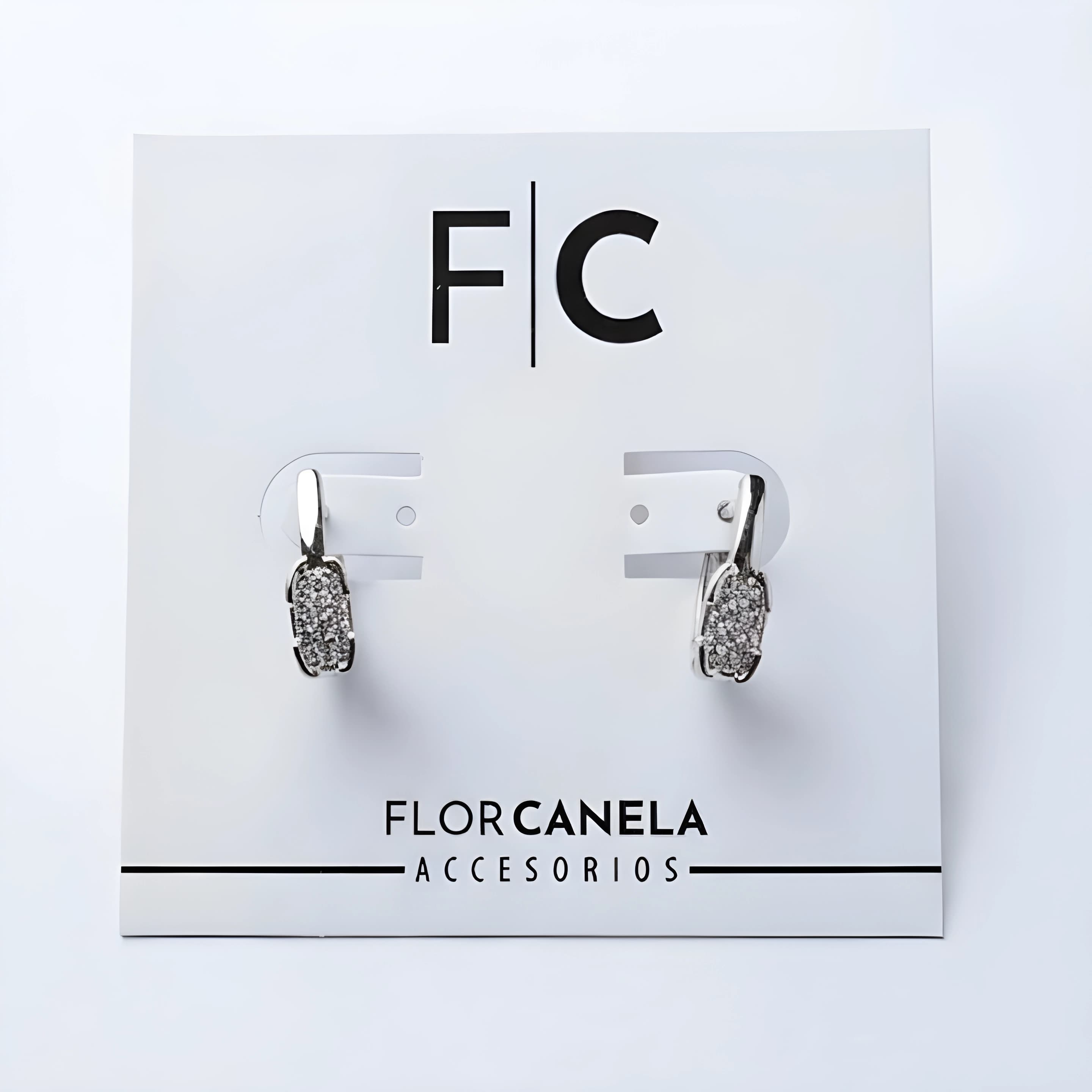 Aros con chispas plateadas
